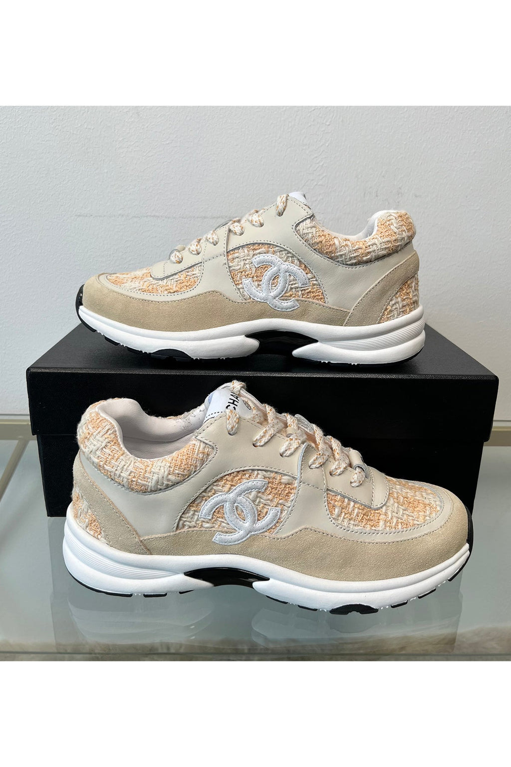 105838 Women Shoes - 24HEARTZ