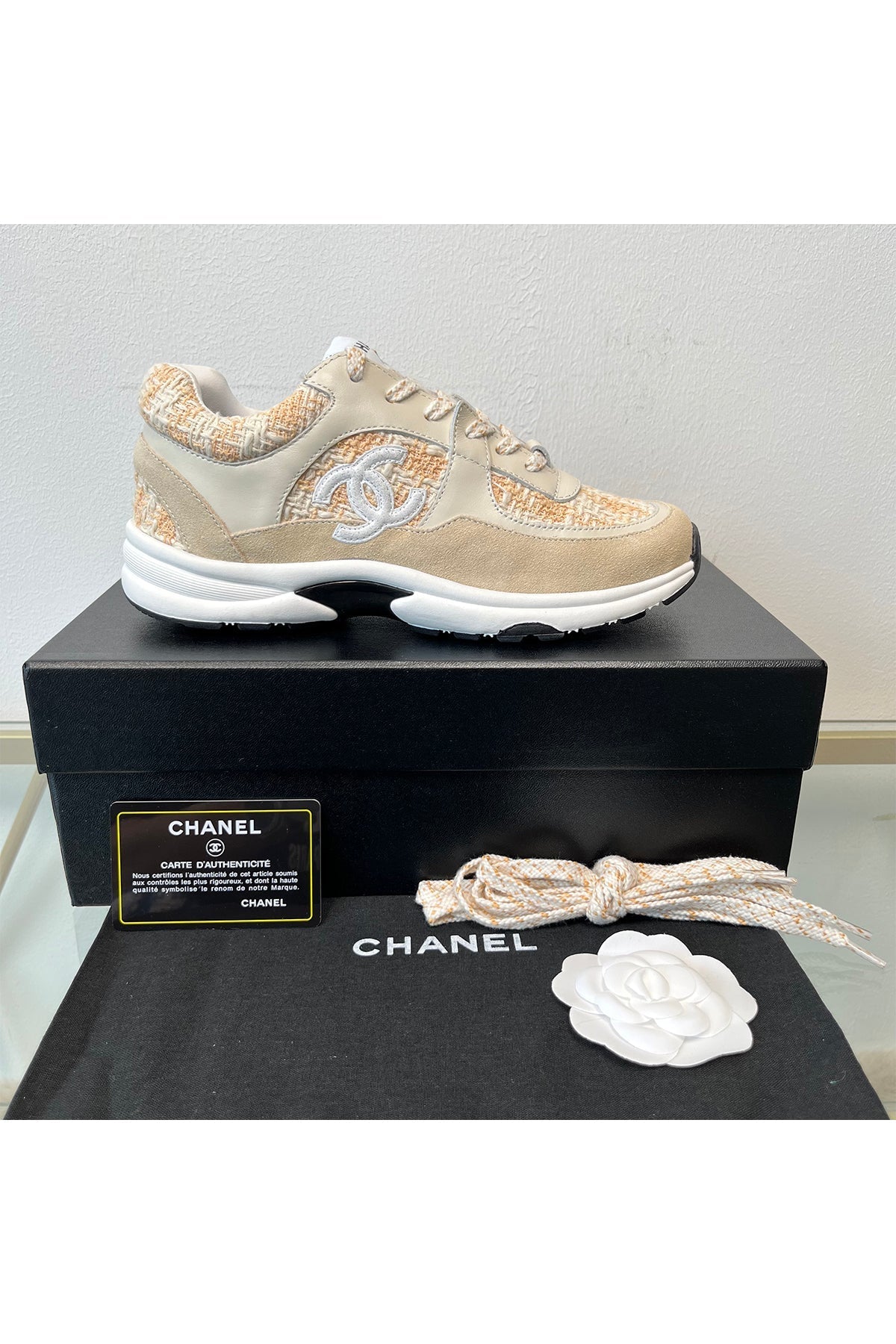 105838 Women Shoes - 24HEARTZ