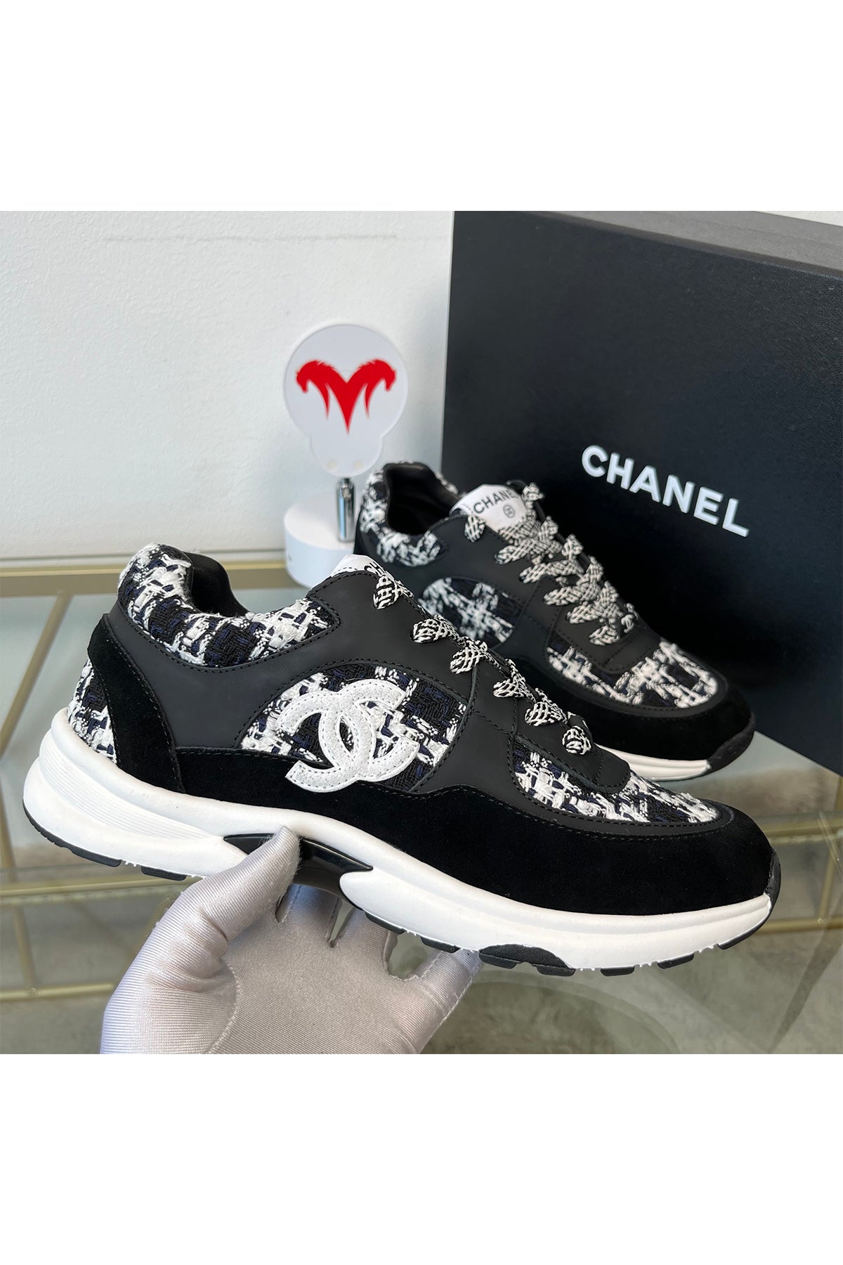 105839 Women Shoes - 24HEARTZ