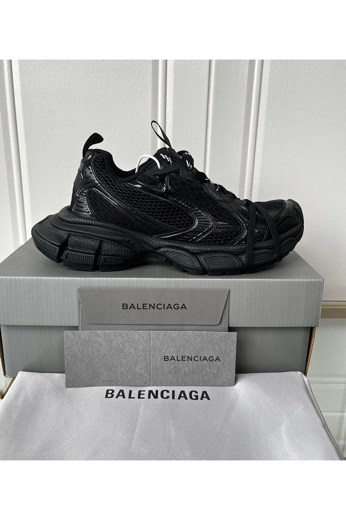 106632 Women Shoes - 24HEARTZ