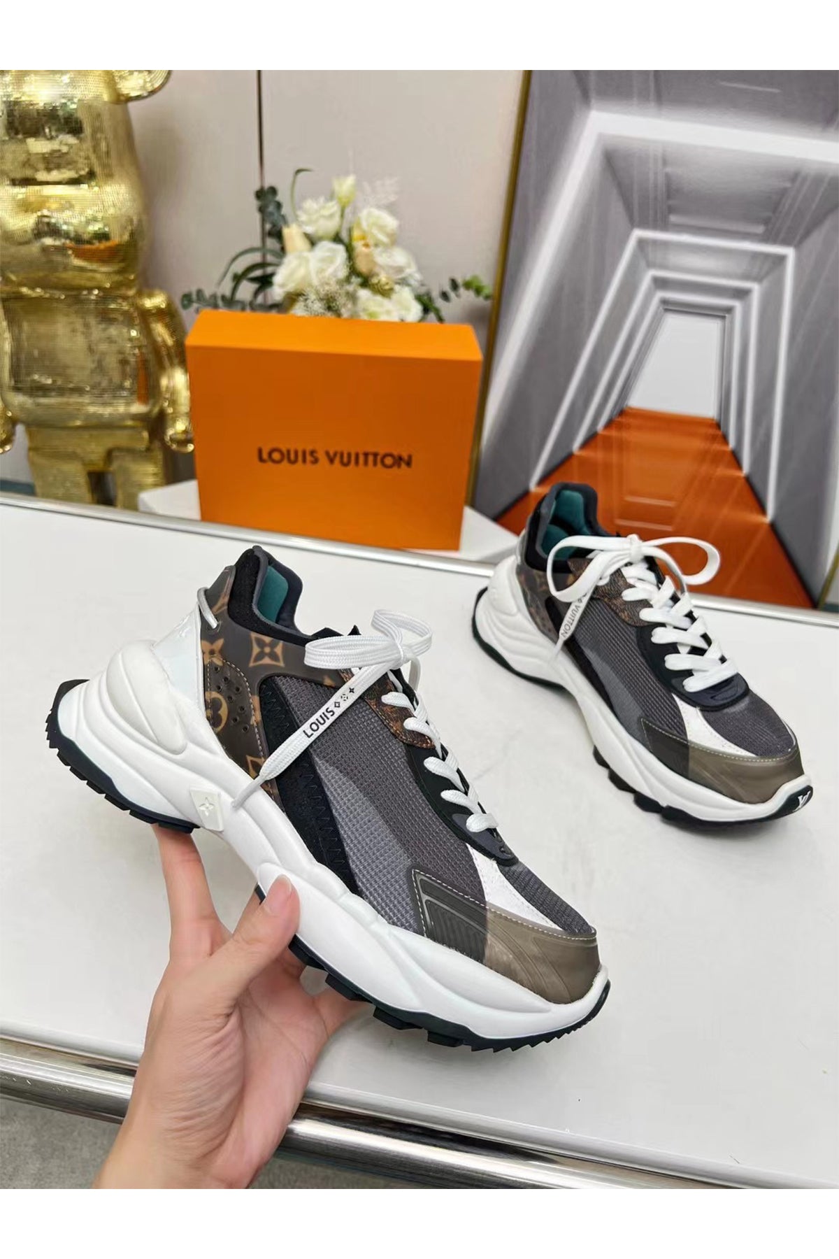 108225 Women Shoes - 24HEARTZ