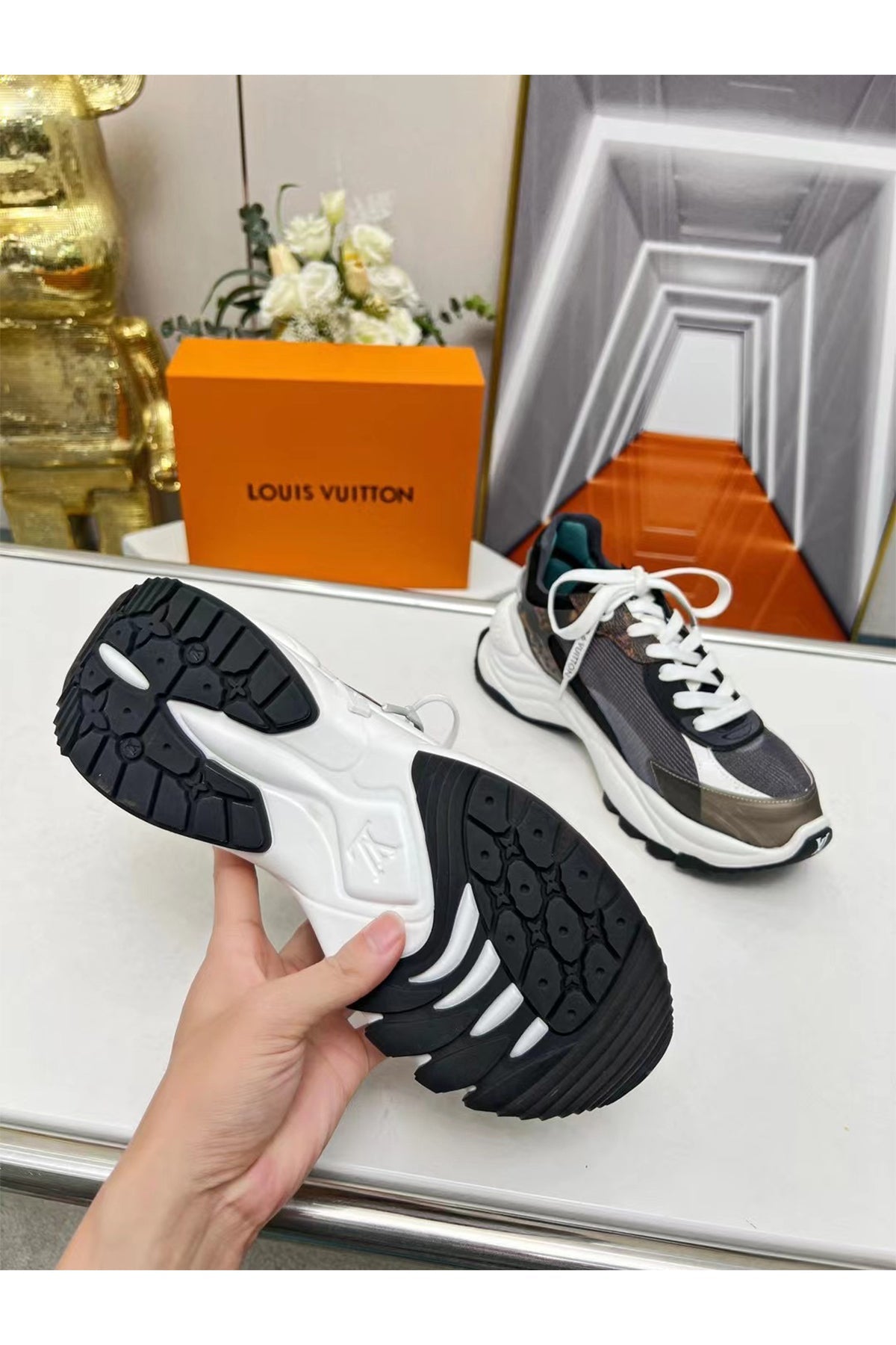 108225 Women Shoes - 24HEARTZ