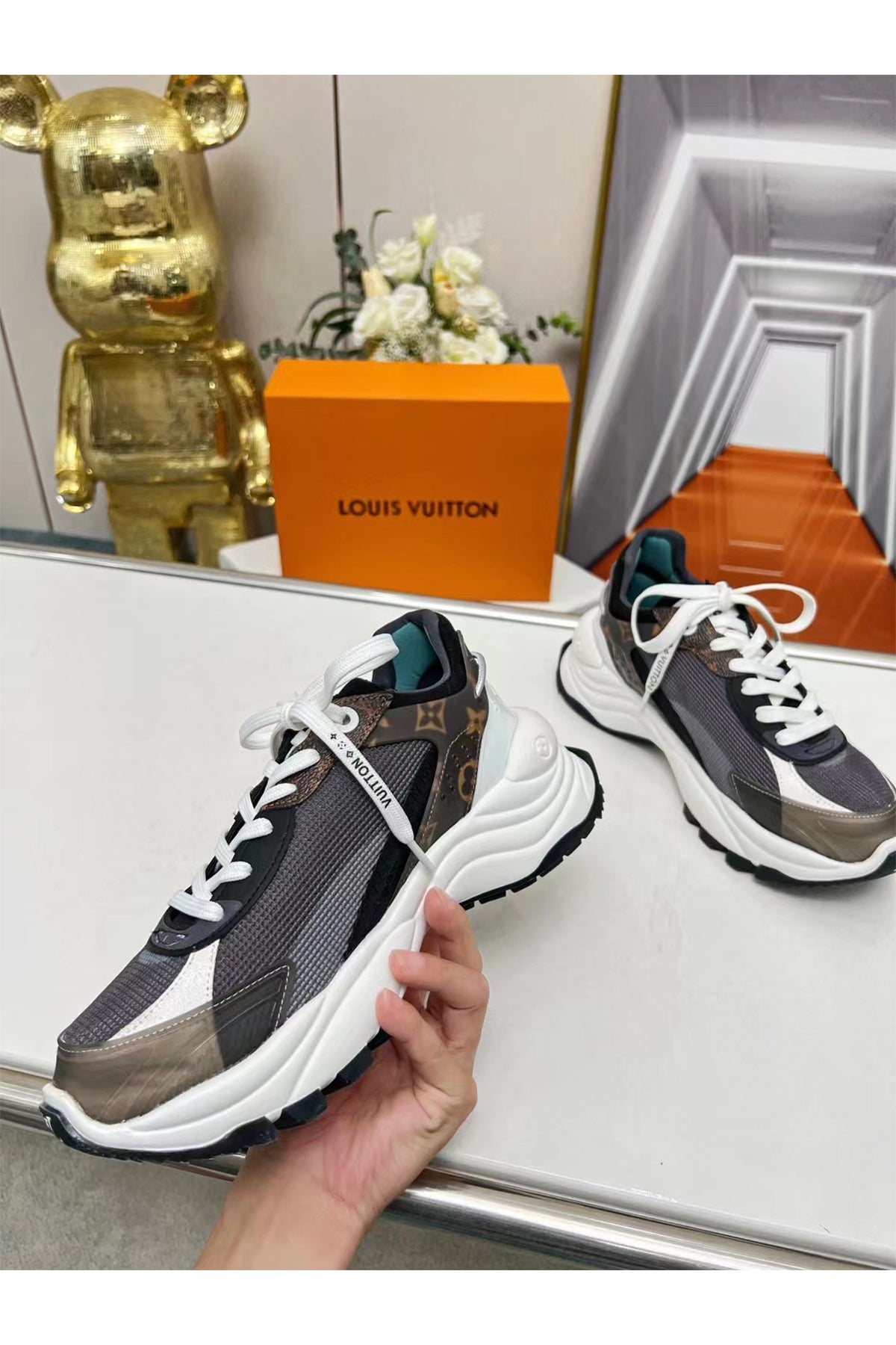 108225 Women Shoes - 24HEARTZ