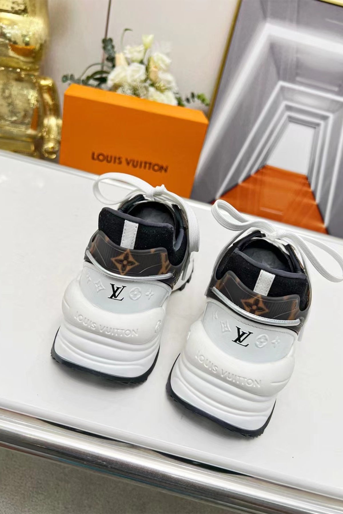 108225 Women Shoes - 24HEARTZ