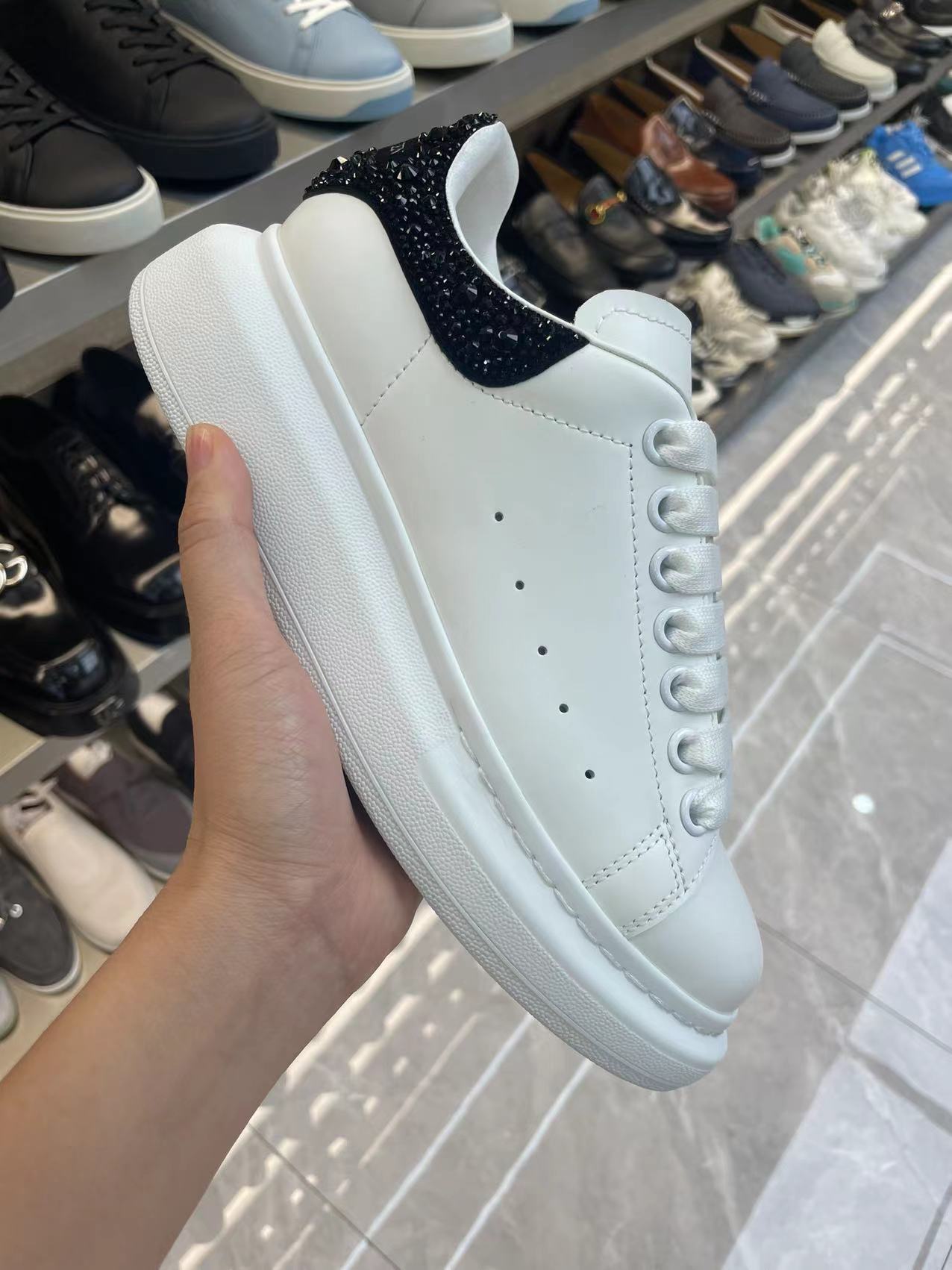 109341 Women Shoes - 24HEARTZ