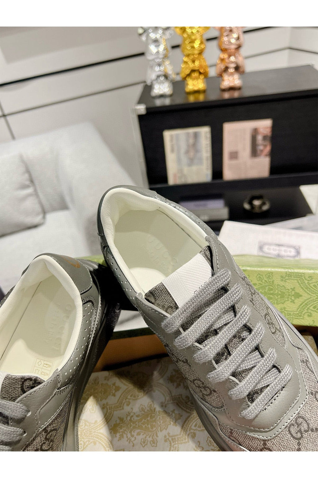 109479 Women Shoes - 24HEARTZ