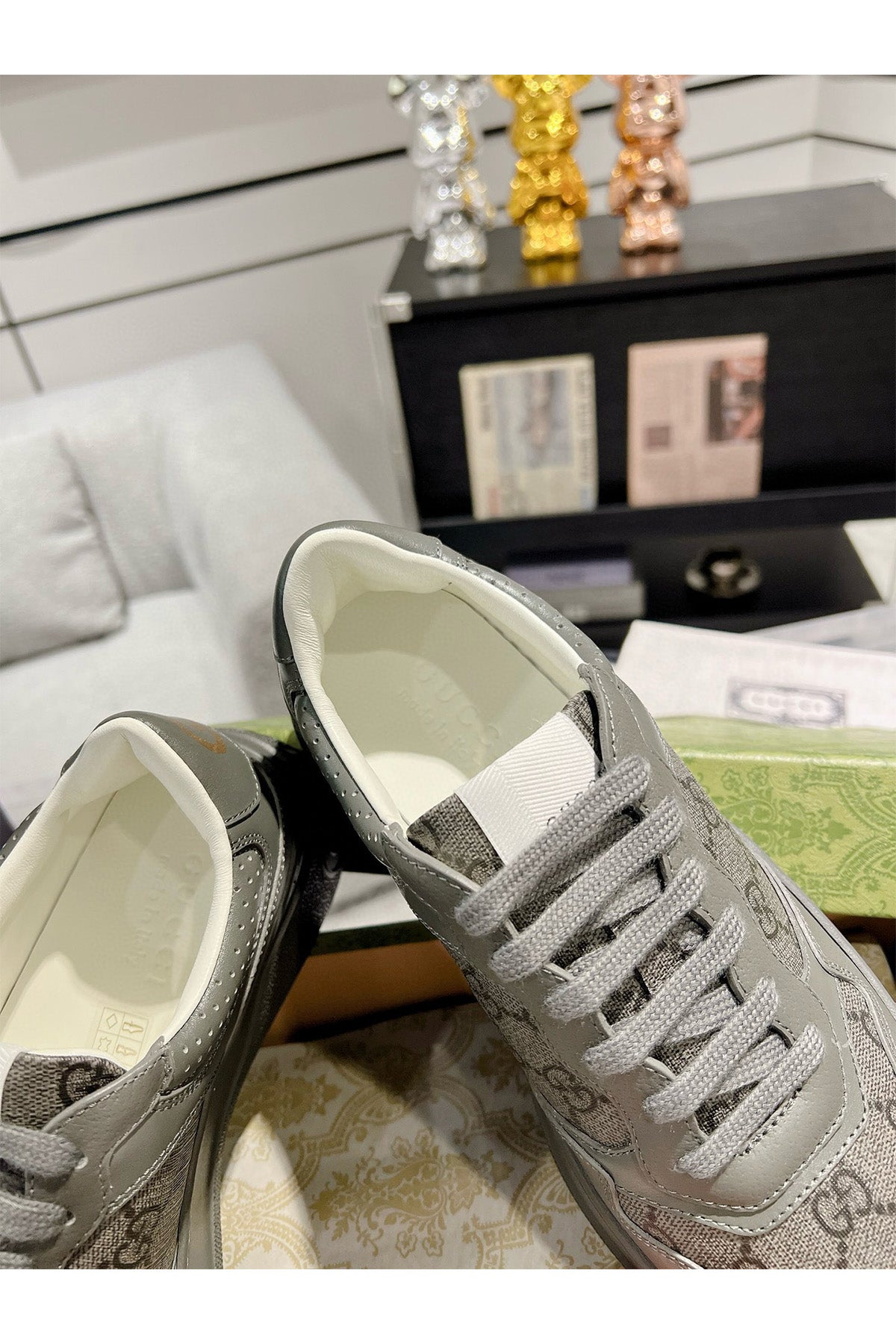 109479 Women Shoes - 24HEARTZ