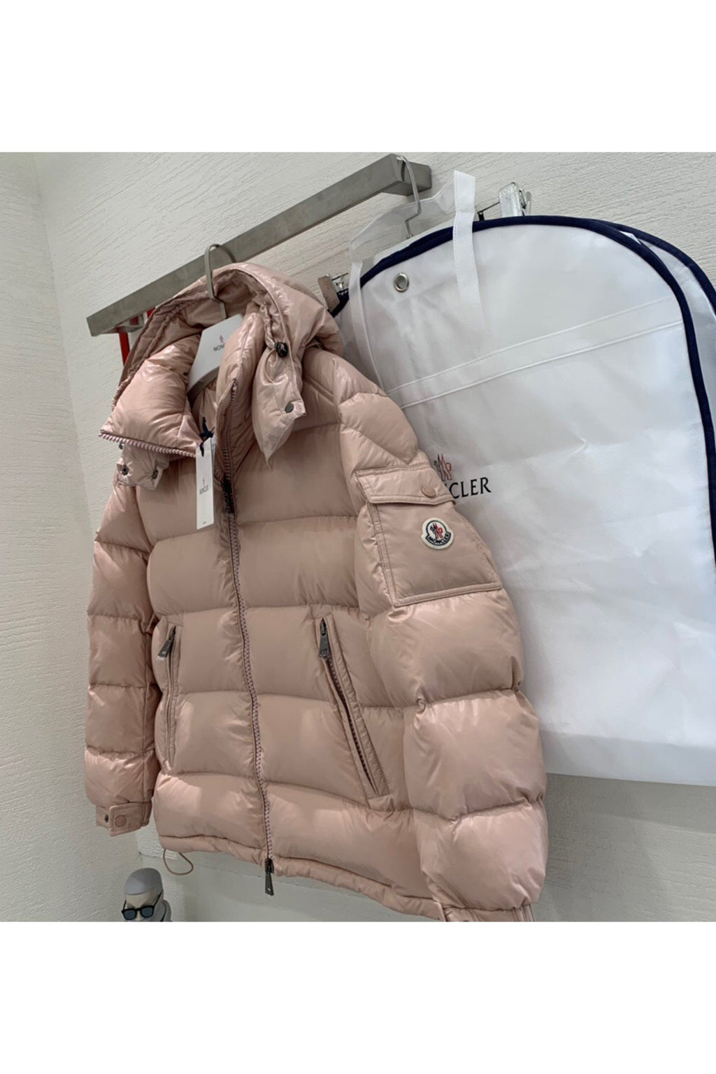 114913 Women Jackets - 24HEARTZ