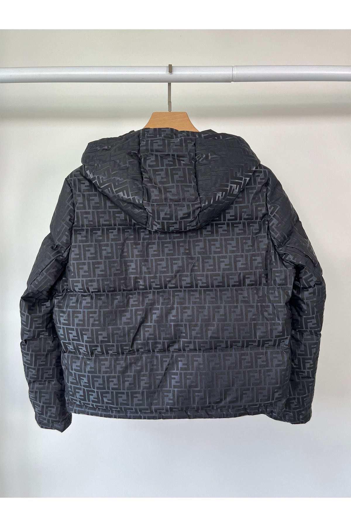 115169 Women Jackets - 24HEARTZ