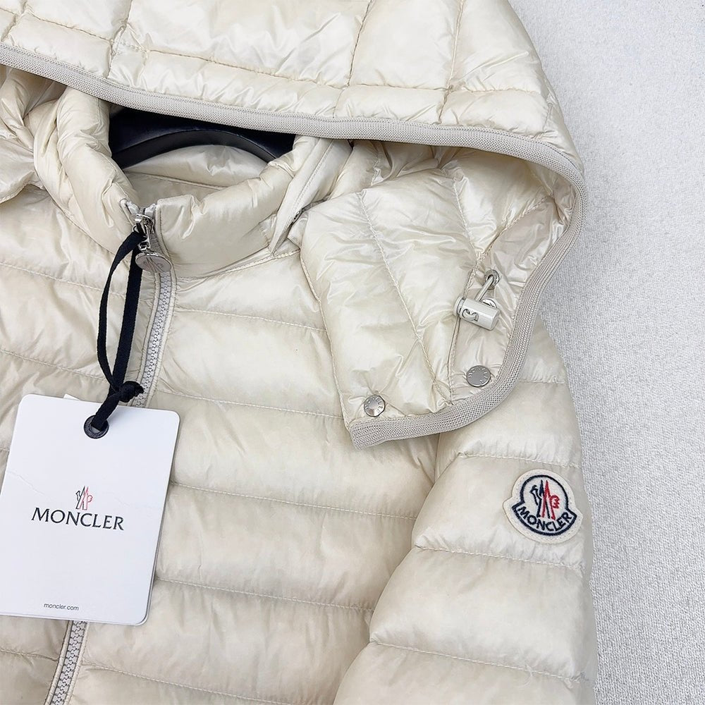 121944 Women Jackets - 24HEARTZ