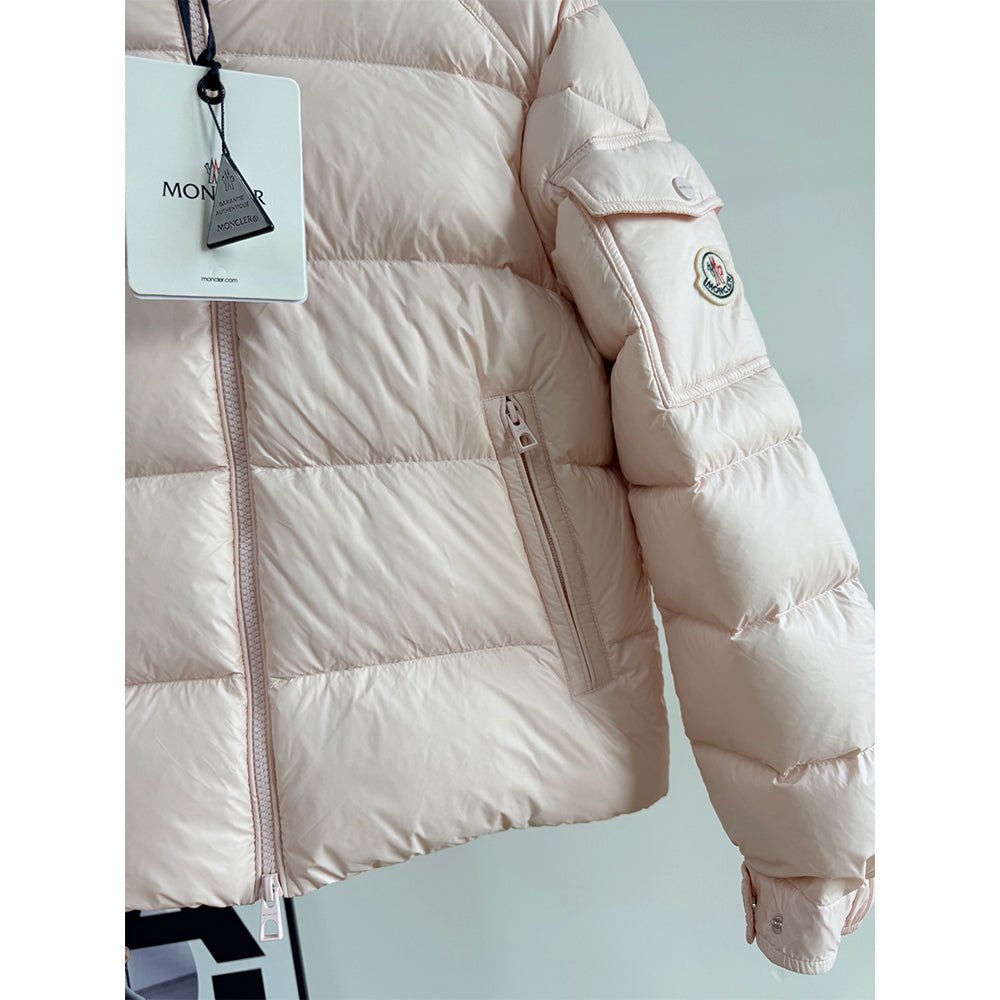 121964 Women Jackets - 24HEARTZ