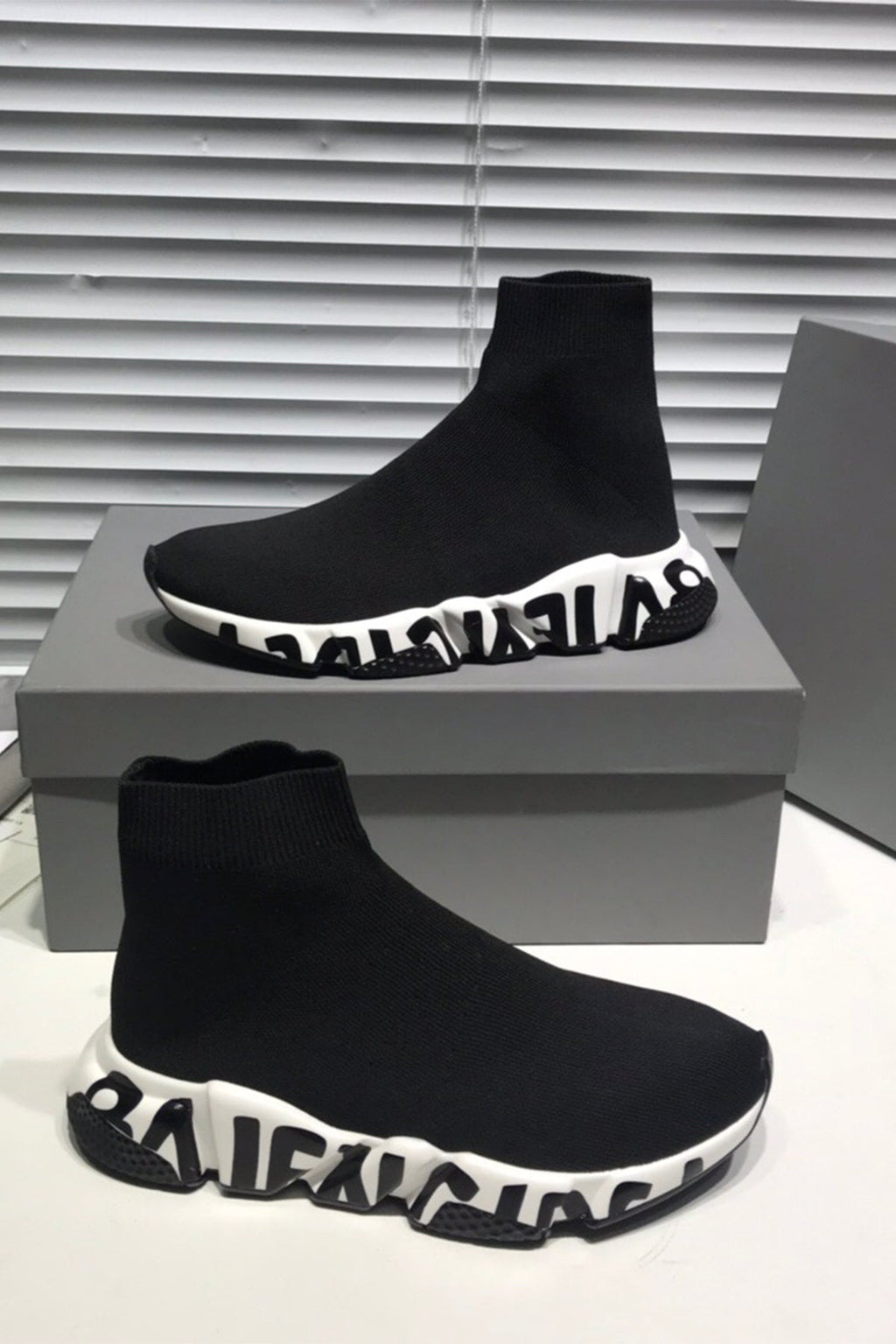 54746 Women Shoes - 24HEARTZ