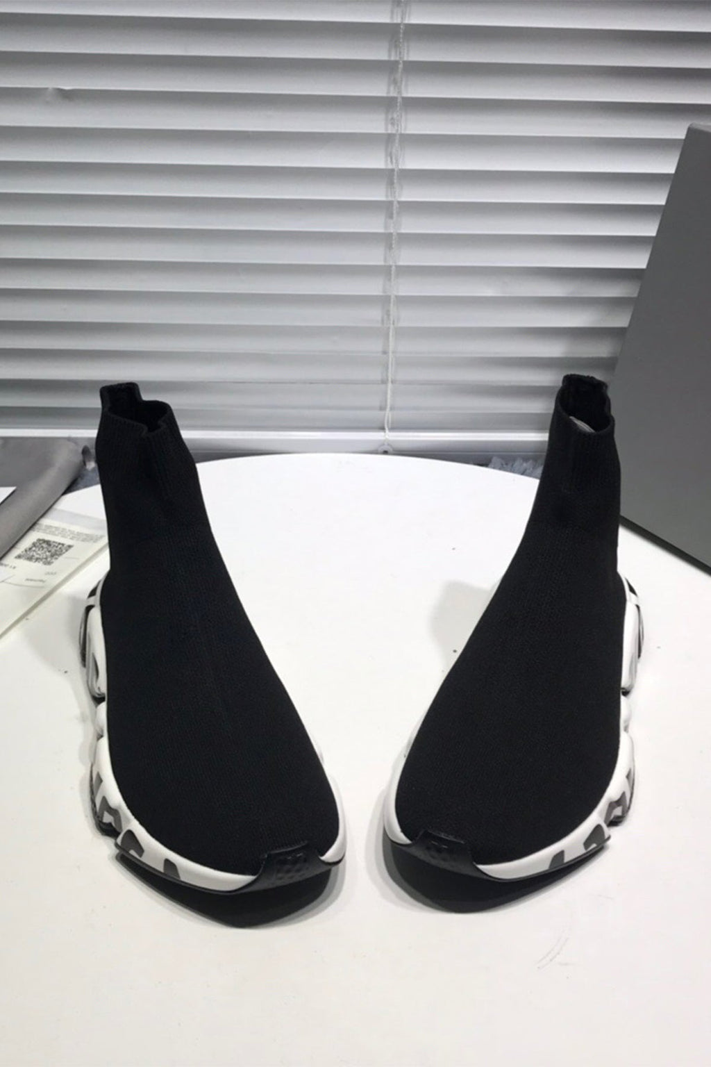 54746 Women Shoes - 24HEARTZ