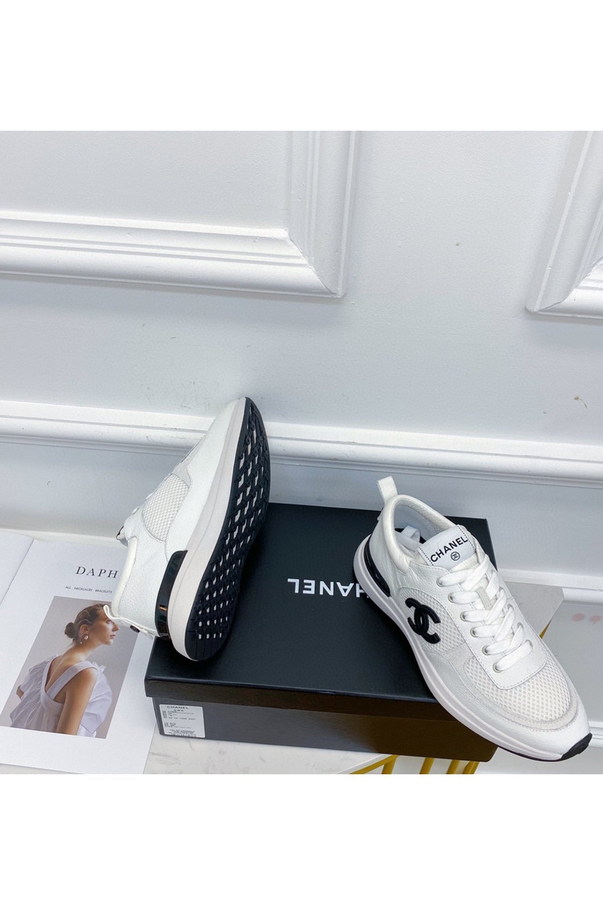 84825 Women Shoes - 24HEARTZ