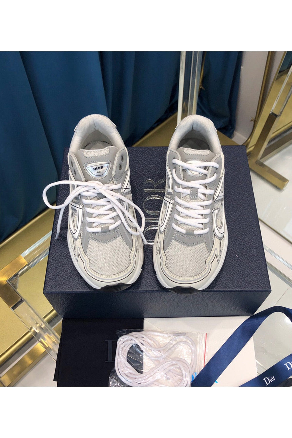 89680 Women Shoes - 24HEARTZ