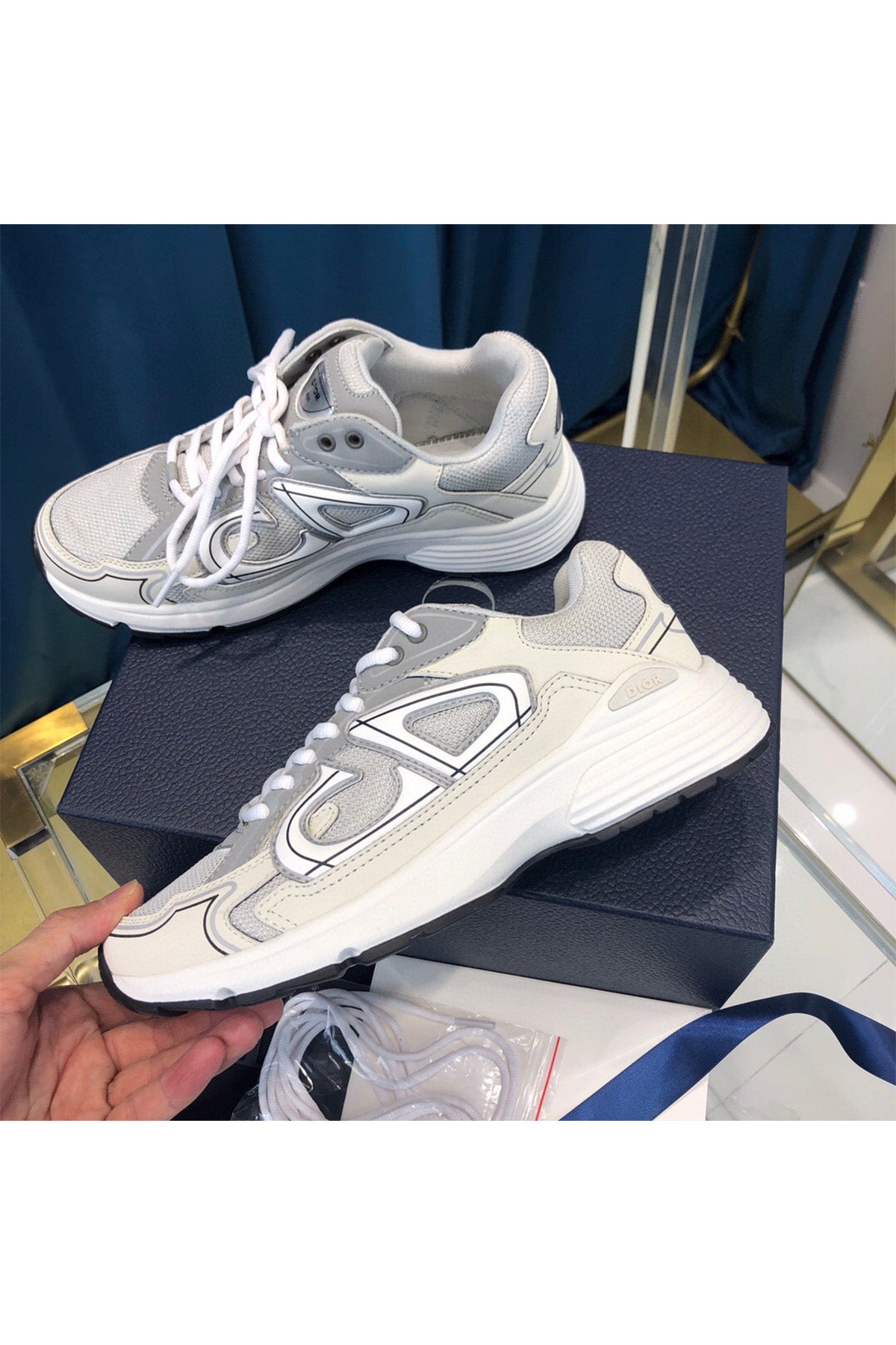 89680 Women Shoes - 24HEARTZ