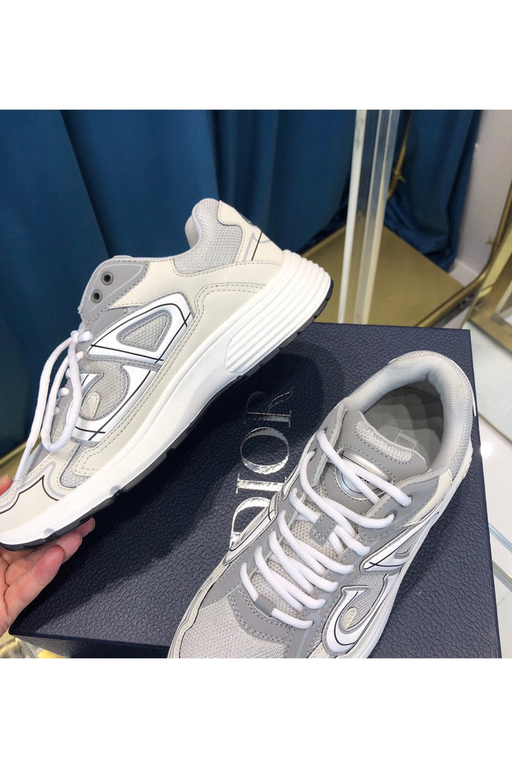 89680 Women Shoes - 24HEARTZ