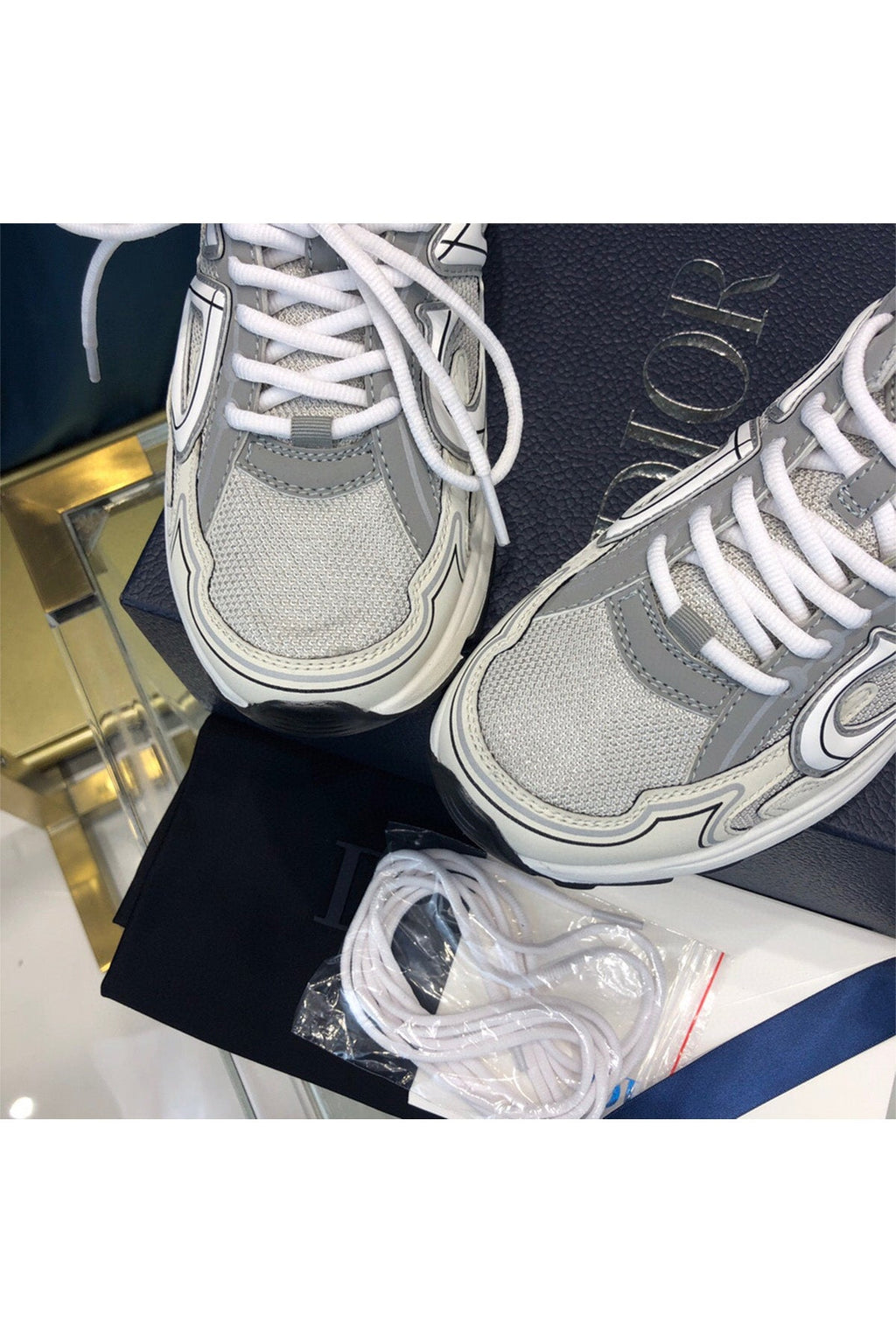 89680 Women Shoes - 24HEARTZ